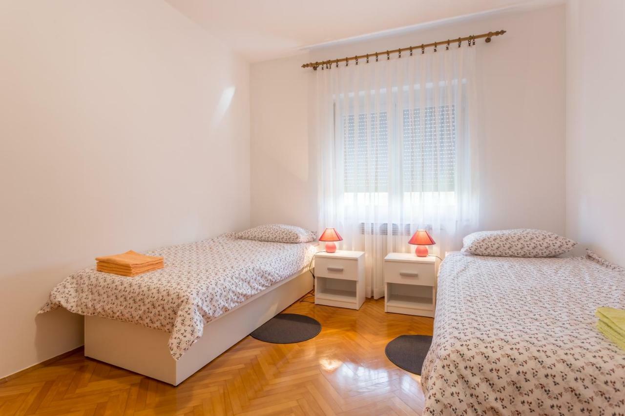 אומאג Apartment Dean מראה חיצוני תמונה