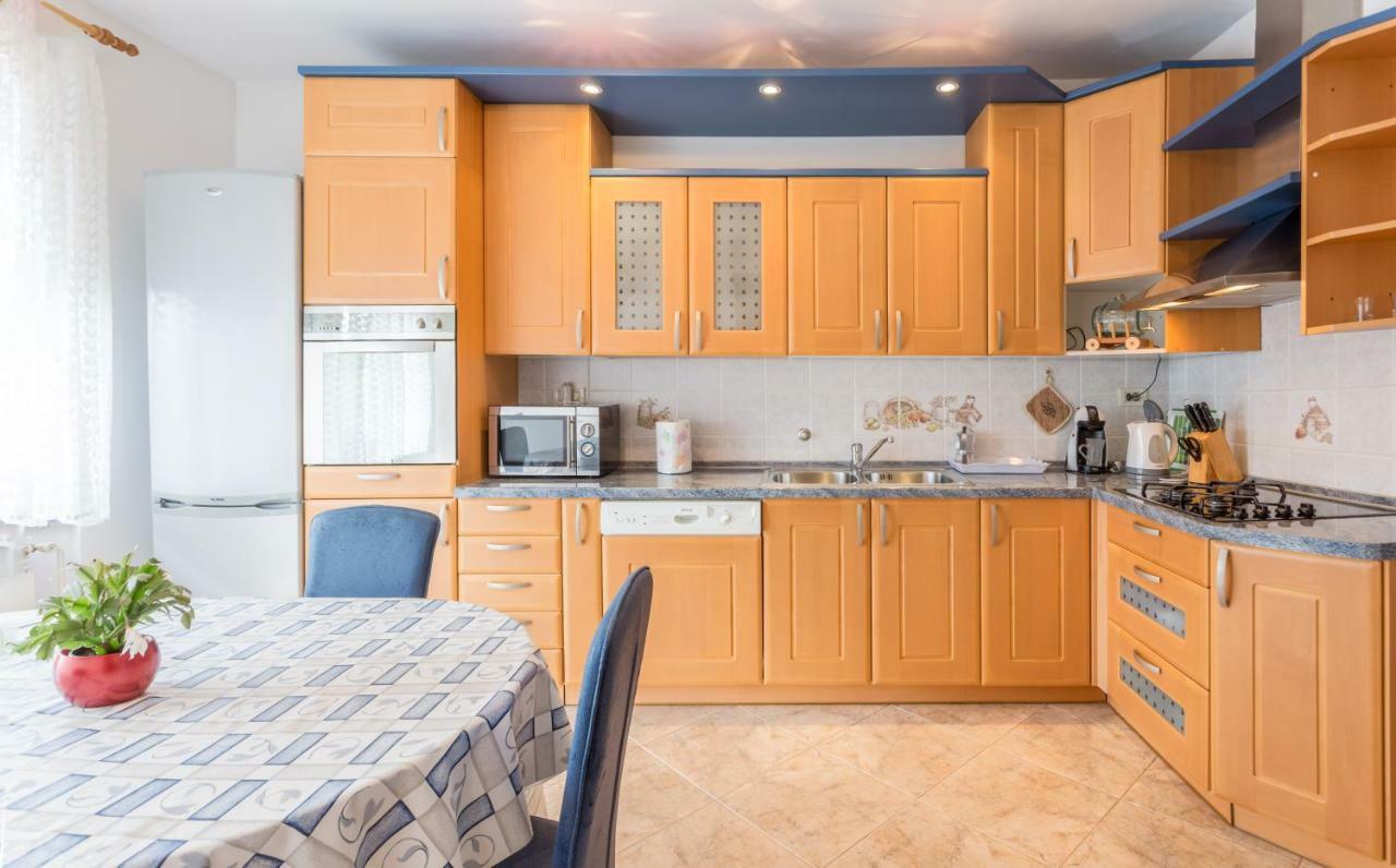 אומאג Apartment Dean מראה חיצוני תמונה