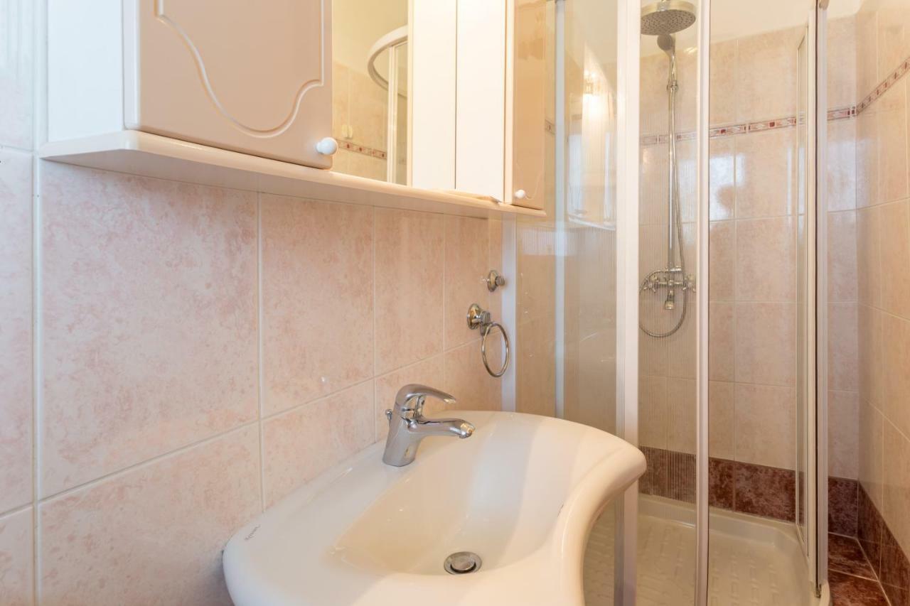 אומאג Apartment Dean מראה חיצוני תמונה