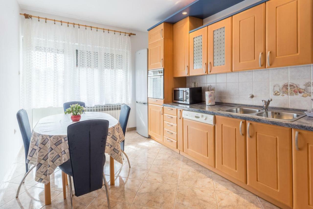 אומאג Apartment Dean מראה חיצוני תמונה