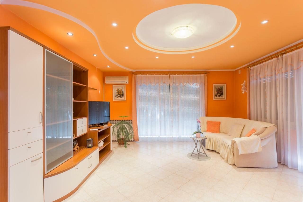 אומאג Apartment Dean מראה חיצוני תמונה
